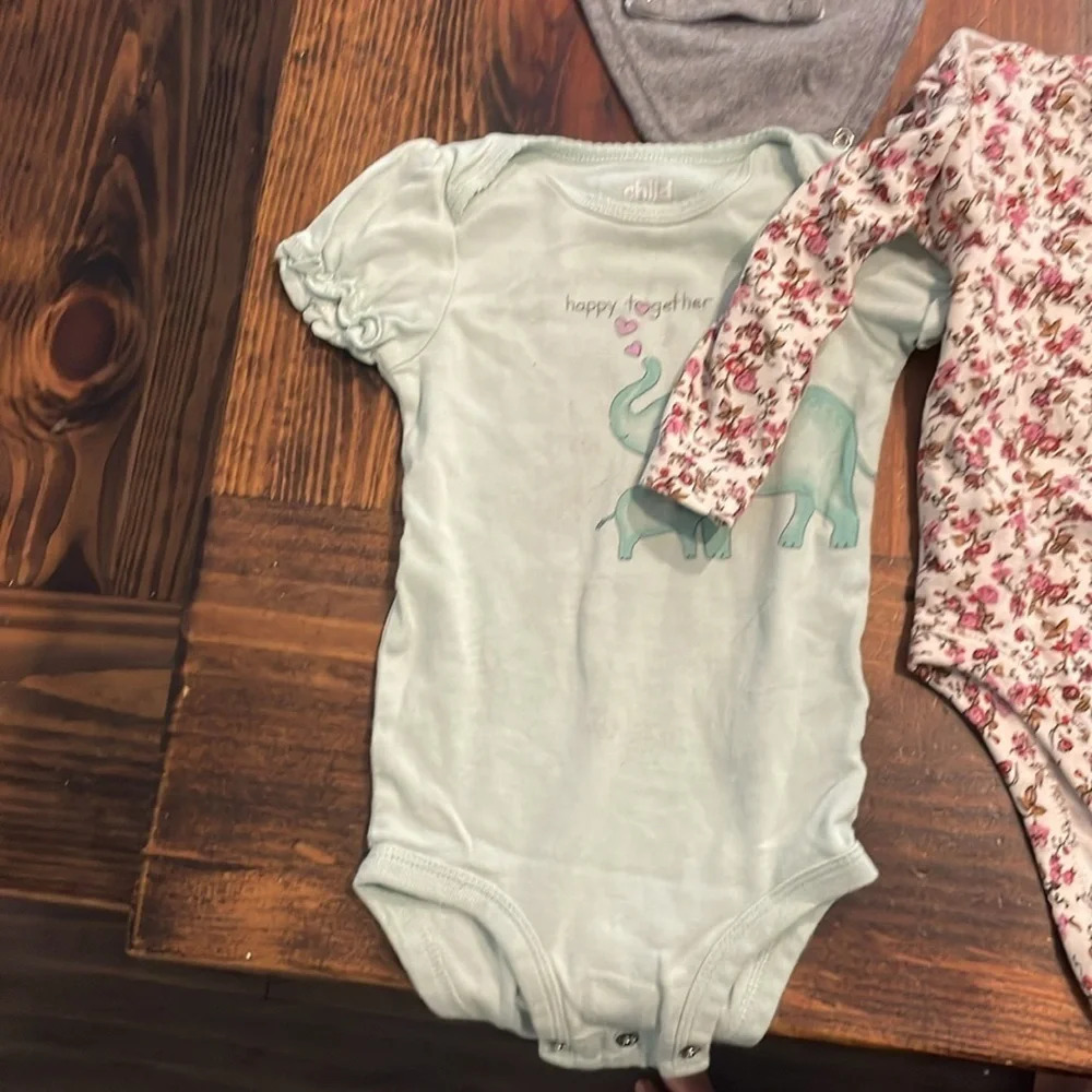 Assorted Onesies size: 12M - Picture 7 of 7